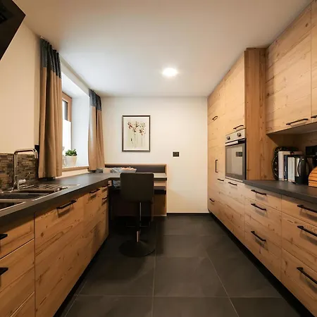 Ciasa Ilda - Charming House 120 M2 *